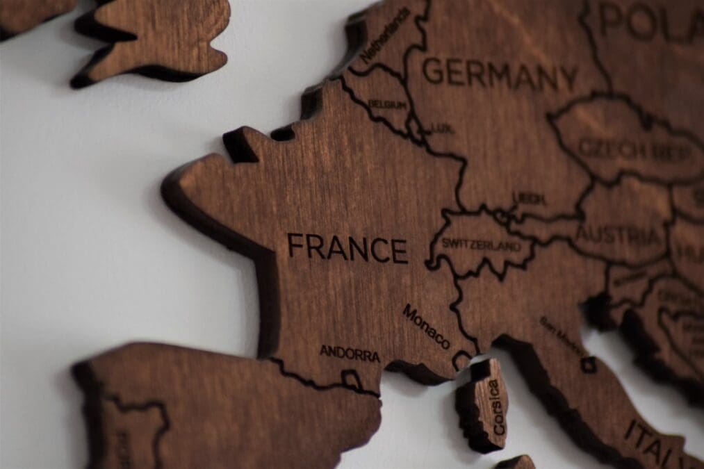 Swiss voters reject end to free movement with EU