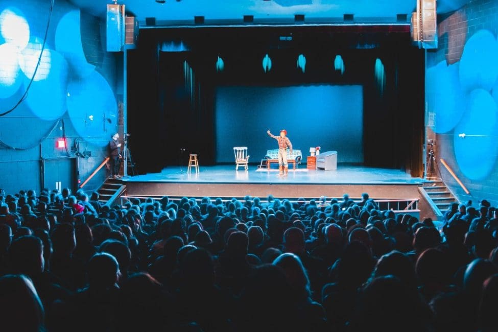 Spain gives its young people 400 Euros for culture