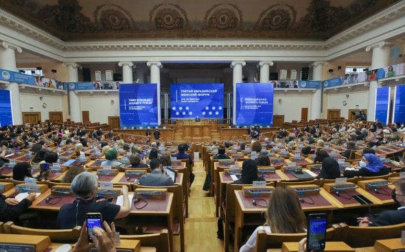 Putin announced the creation of conditions for women to combine work and family