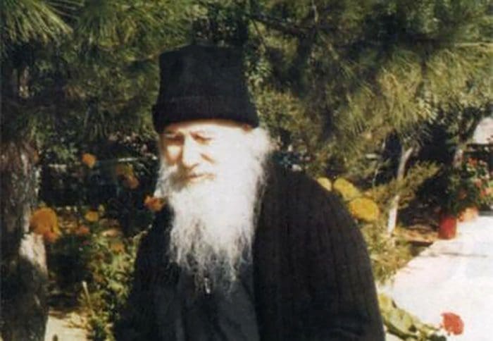 The healing pedagogy of the Saint Man Porphyry Cavsocalivite