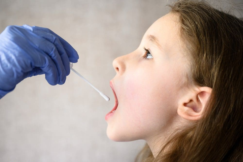 Omicron and children: how the smallest get sick with a new strain and what to look for